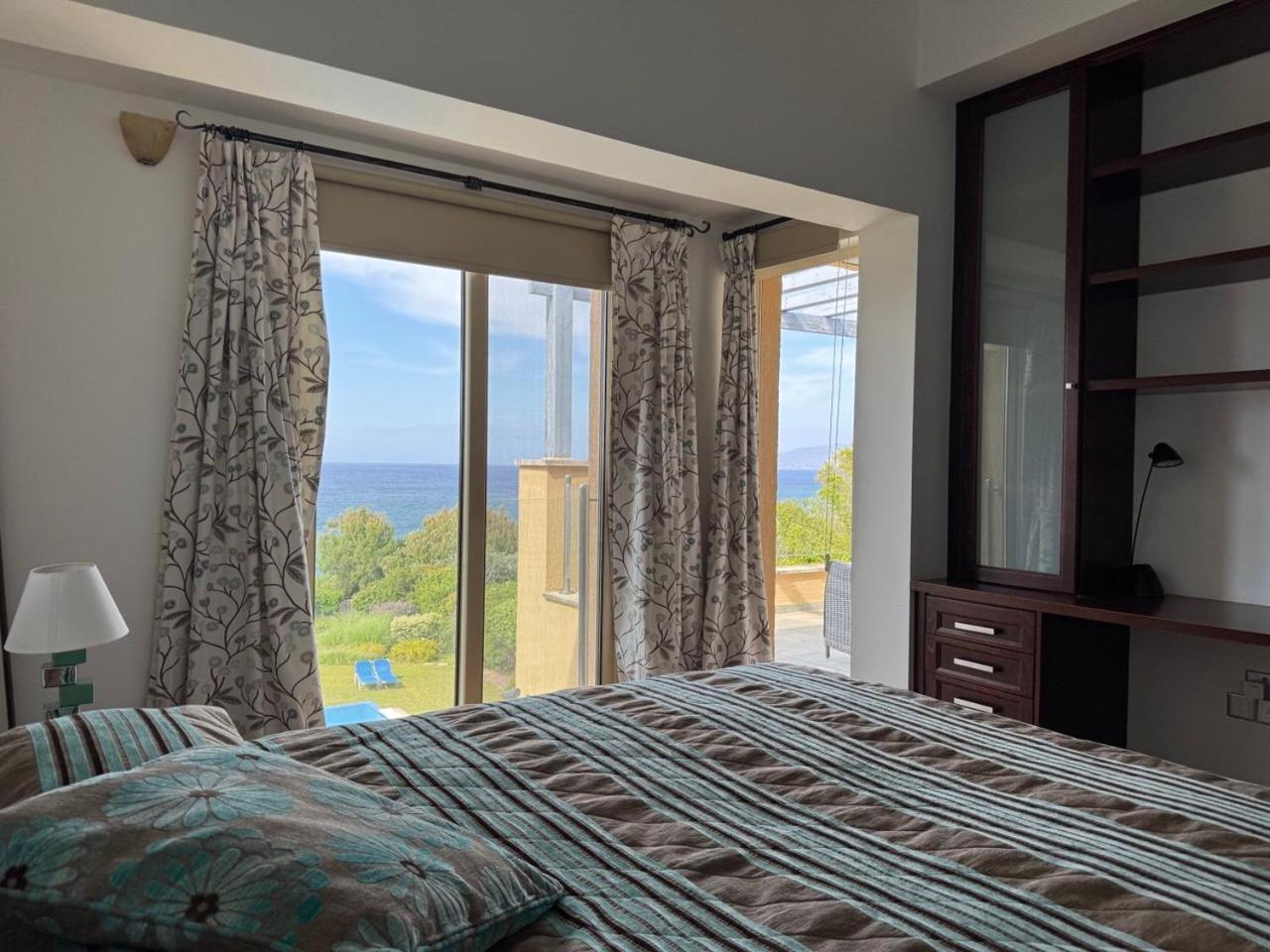 נאו חוריו Beach Villa Olivia מראה חיצוני תמונה