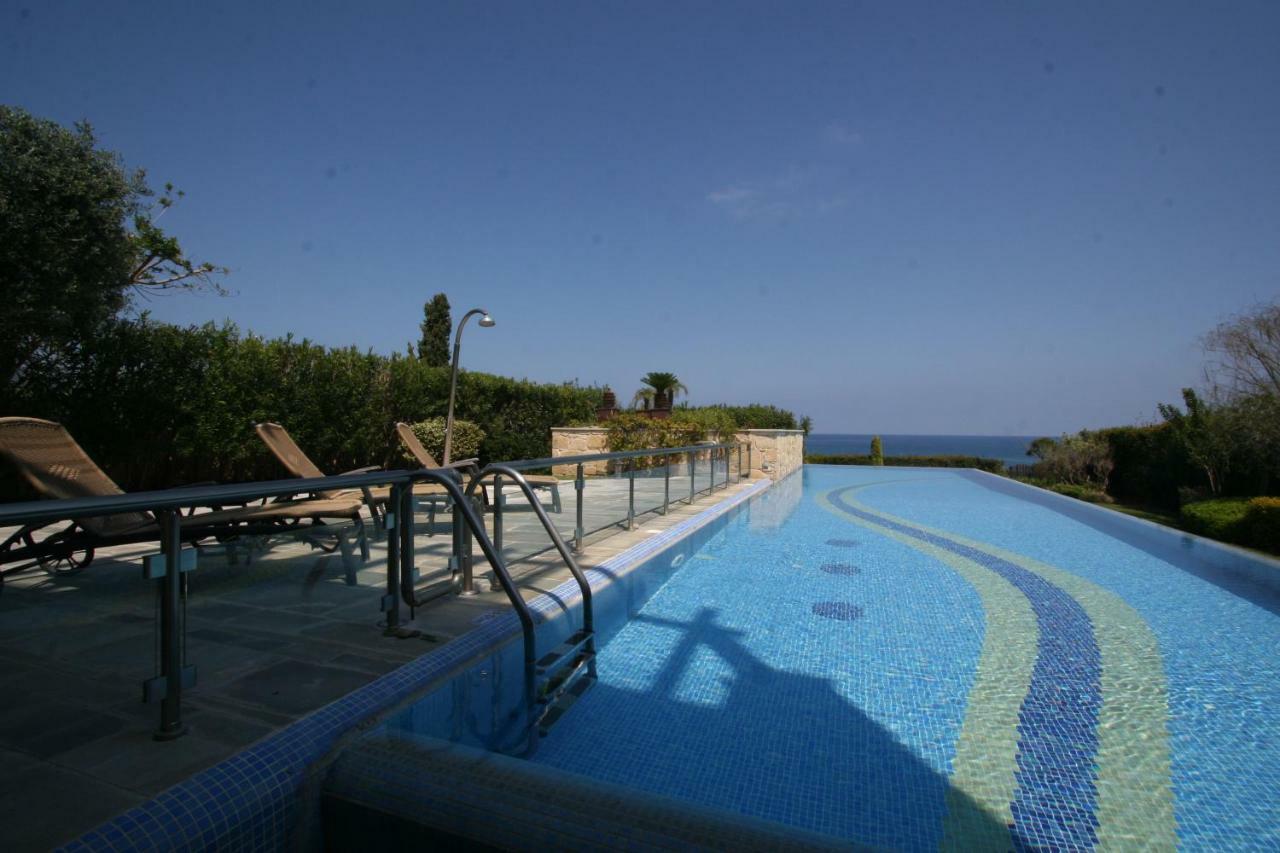 נאו חוריו Beach Villa Olivia מראה חיצוני תמונה