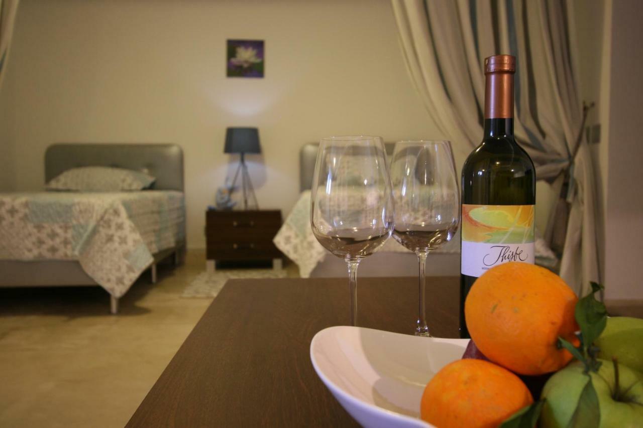 נאו חוריו Beach Villa Olivia מראה חיצוני תמונה